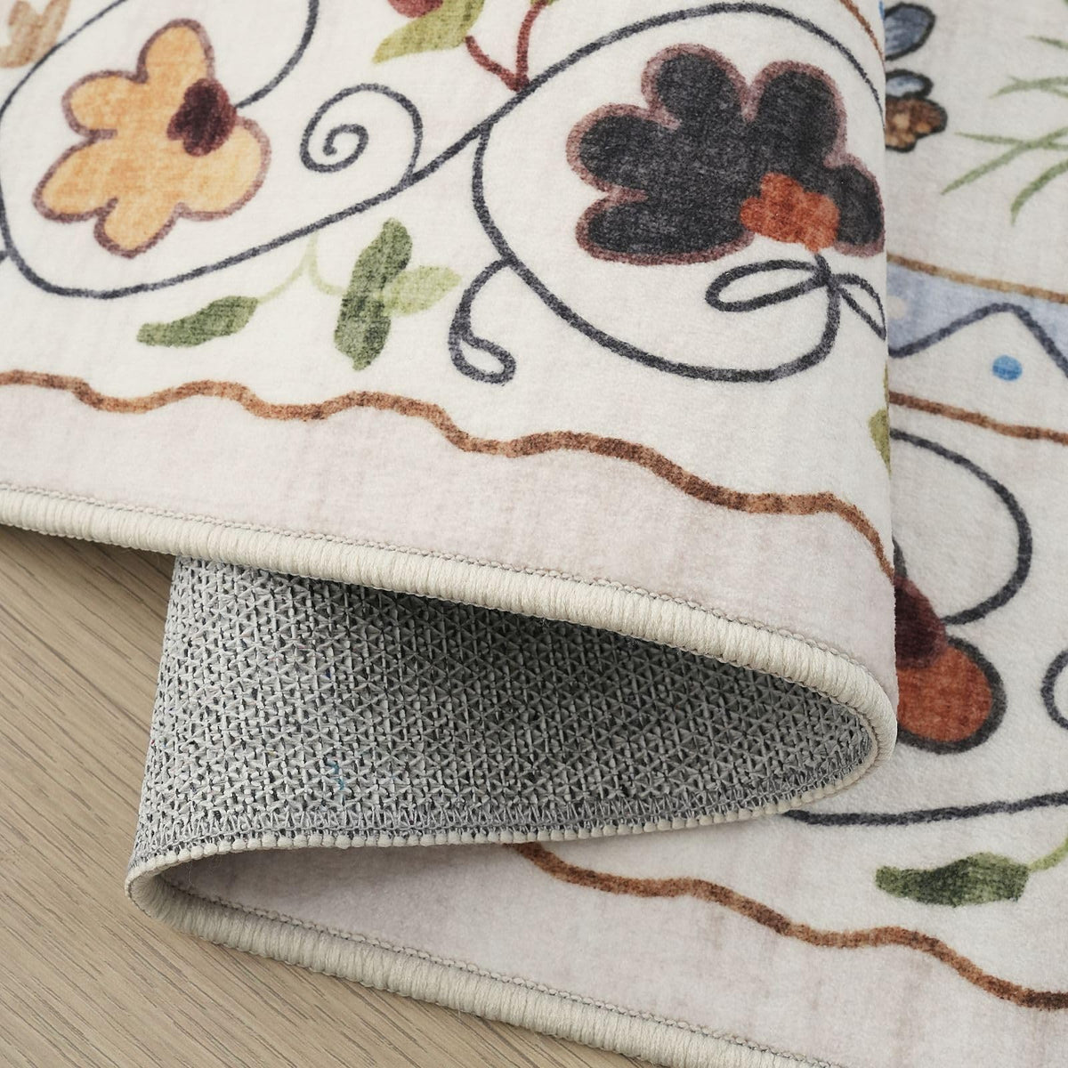 Rugcomf machine-washable rug for easy cleaning and refresh.