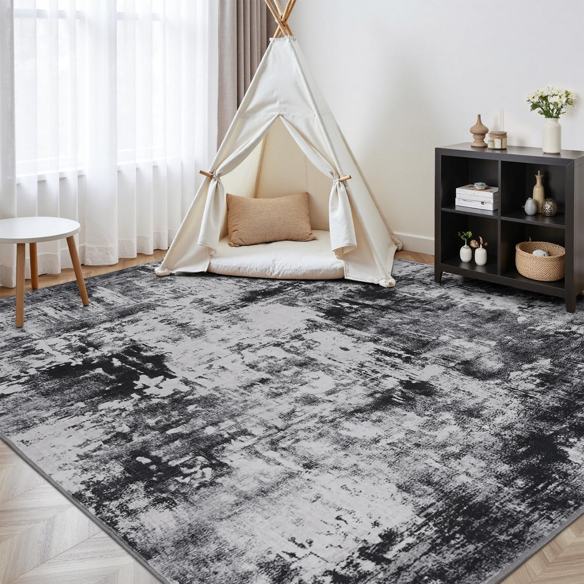 Rugflix 8x10 machine-washable rug simplifies quick cleaning
