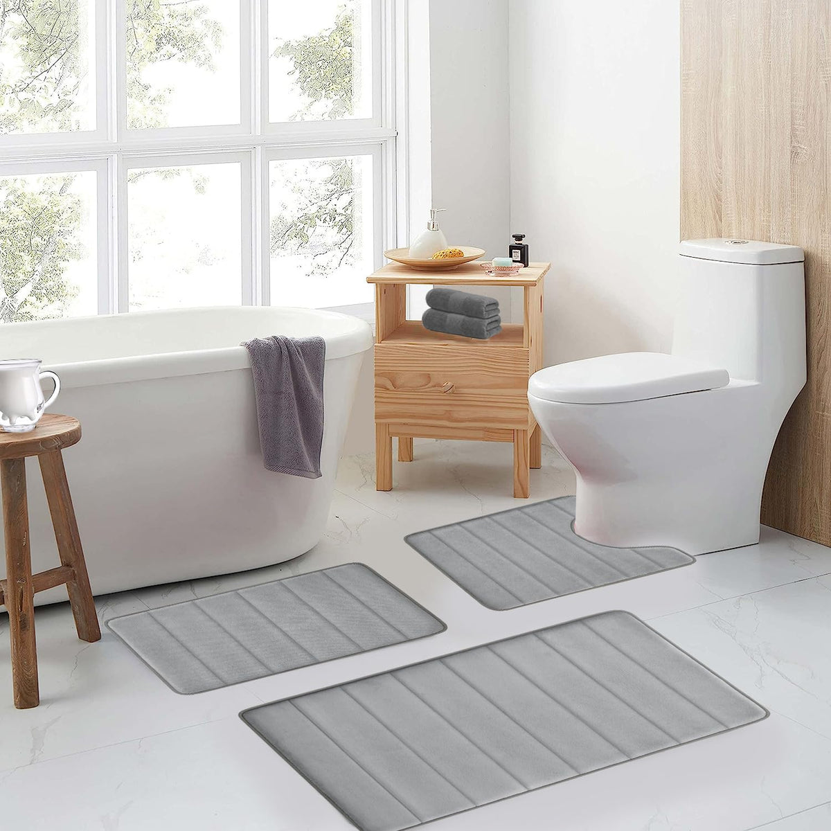 RUN HELIX bath mats highlight non-slip backing for safe footing on tile floors