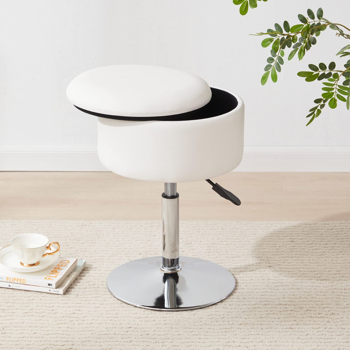 RUCUKEN makeup stool perfect for bathrooms and vanity corners.