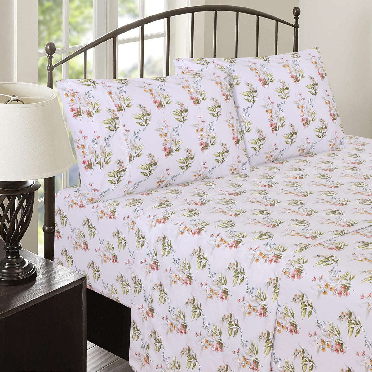RUVANTI bedroom setup featuring crisp sheets for modern sleep aesthetics