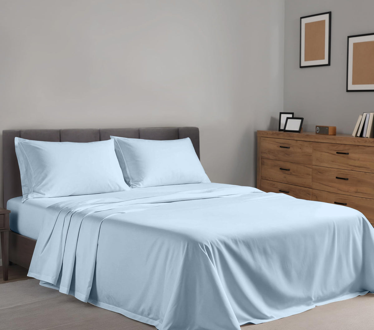 RUVANTI fitted sheet with 16-inch deep pocket securing a mattress