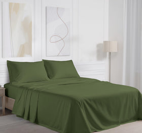 RUVANTI deep-pocket fitted sheet in Chive fits tall mattresses securely.