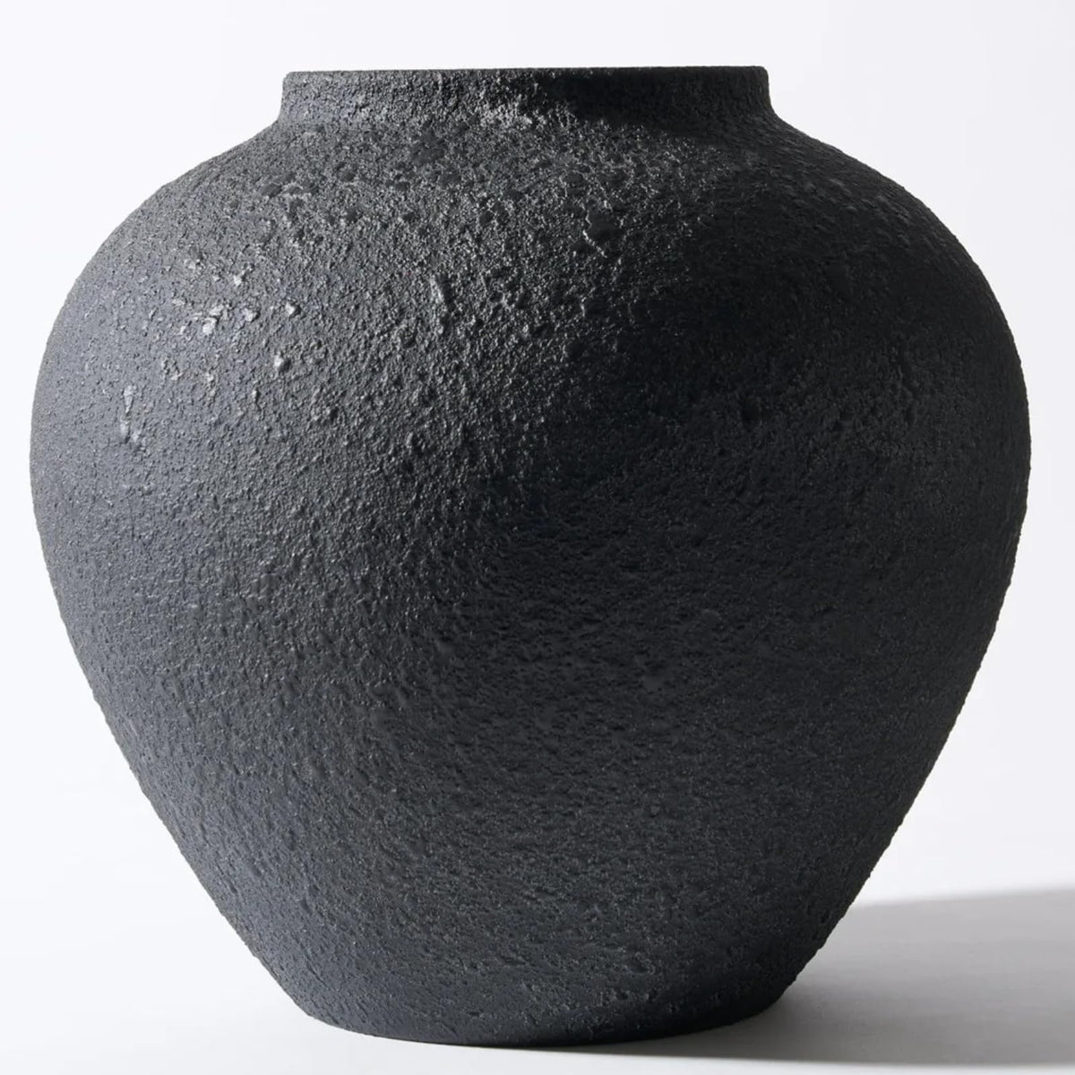 RyddeligHome Arina black round vase in full profile ideal as dining centerpiece accent