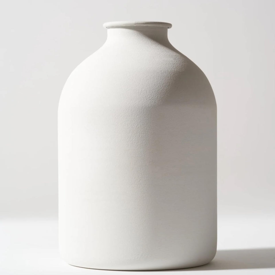 RyddeligHome Arlo large white vase for minimalist dining room tables