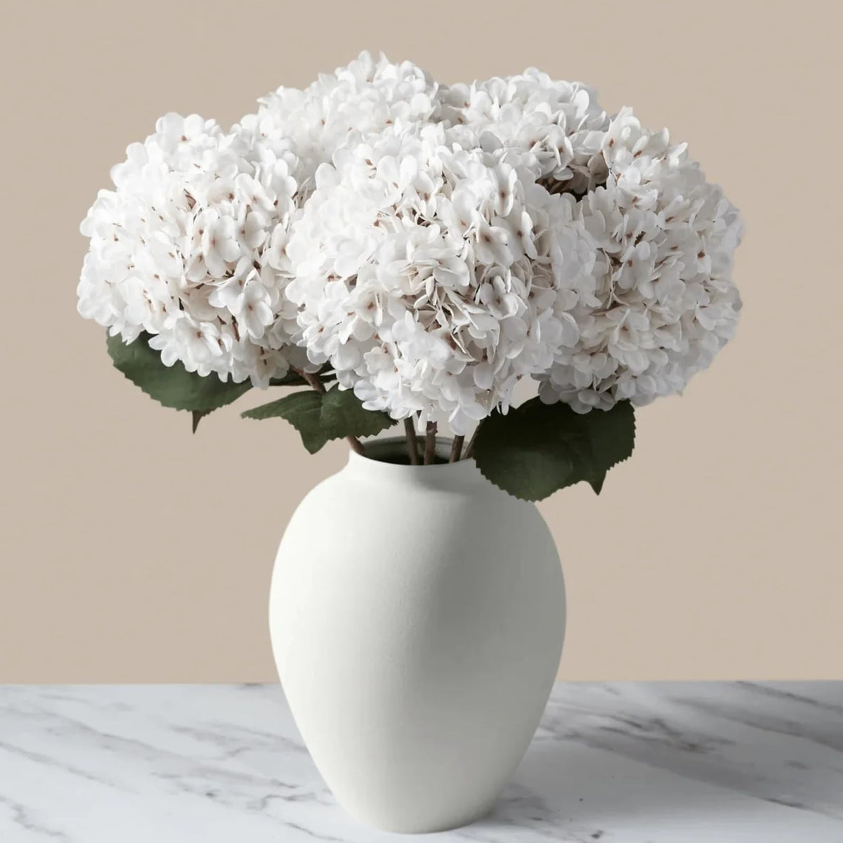 RyddeligHome iron vase close-up highlighting textured matte surface for premium look