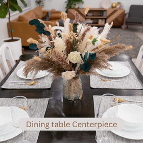 RyddeligHome red heart gift card included in the flower centerpiece
