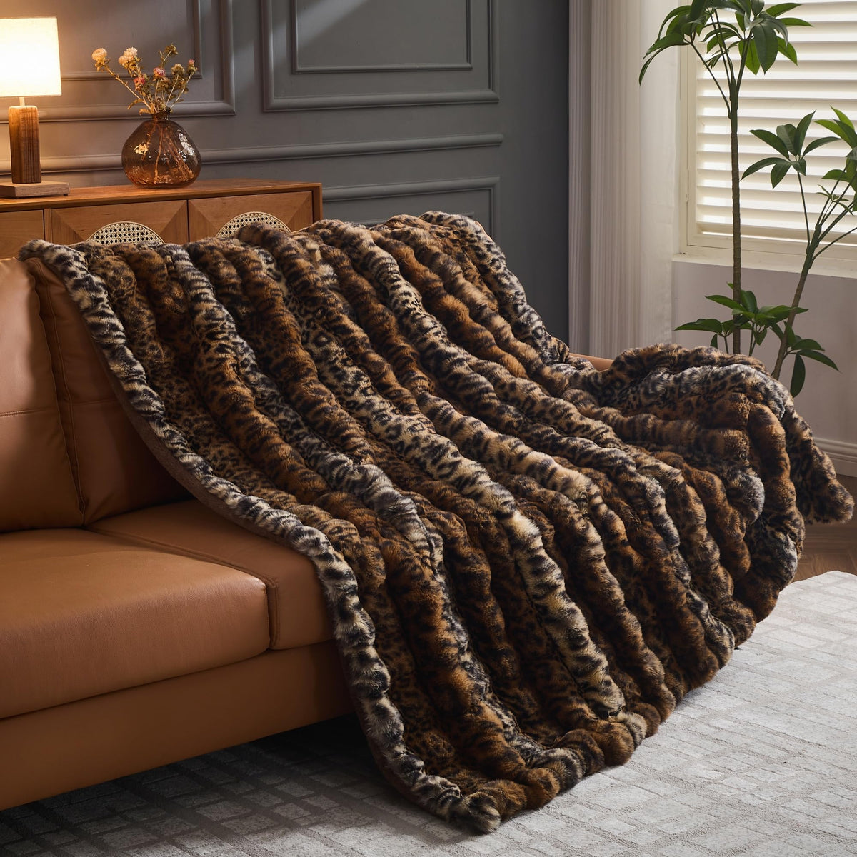 RYNGHIPY double-sided faux rabbit fur blanket for plush warmth