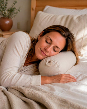 Organic cotton canvas casing offers sturdy, natural-feel cover.