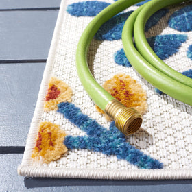 Close-up of Safavieh Cabana rug showing tight weave and resilience