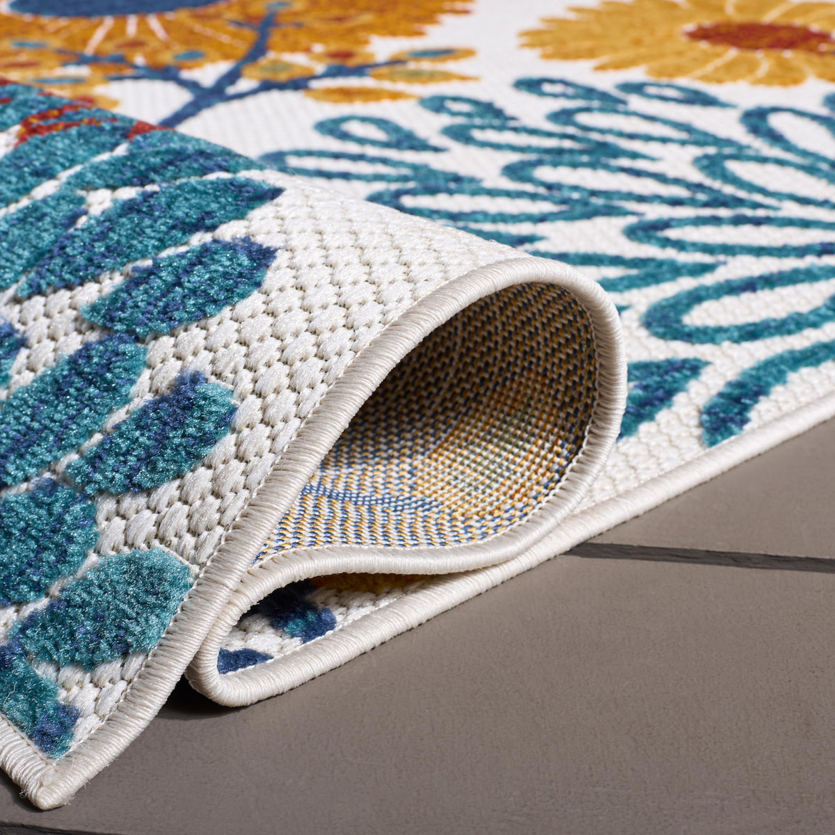 Texture detail of Safavieh Cabana rug with 0.25-inch pile for low maintenance