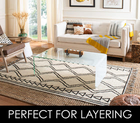 SAFAVIEH natural fiber rug in dining area enhances casual sophistication