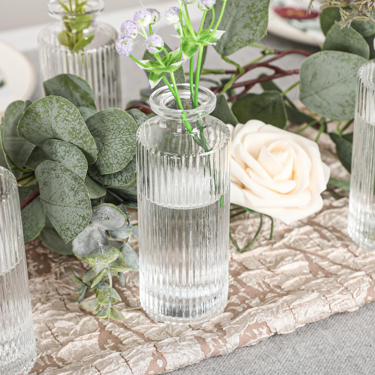Saiguomi packaging protects fragile glass with bubble wrap for safe delivery.