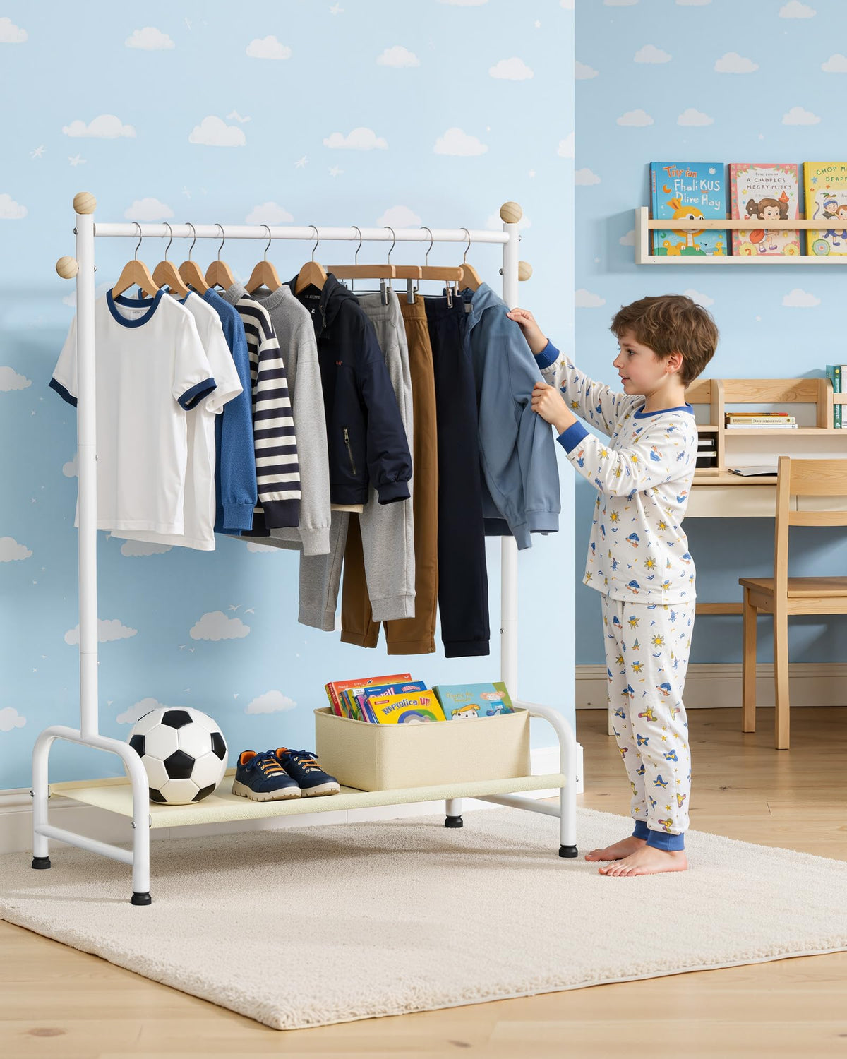 Sakugi kid-friendly assembly view shows included tools and clear instructions