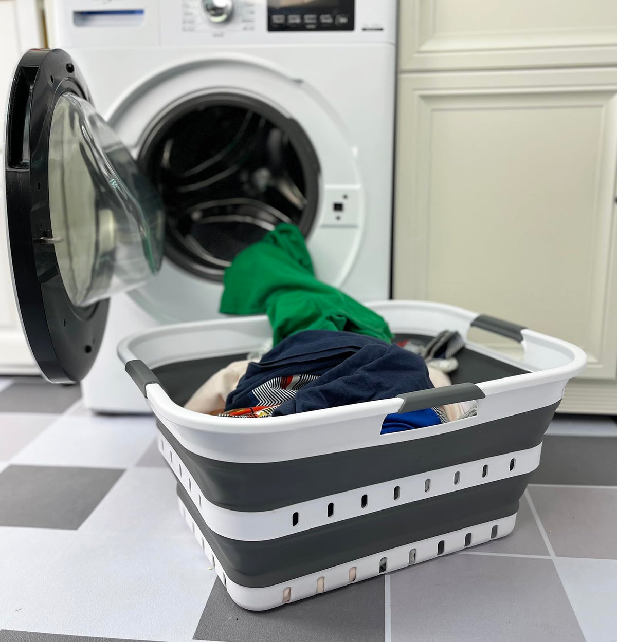 SAMMART 42L collapsible laundry basket open for easy sorting