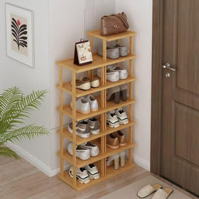 A neat, organized bedroom thanks to SAN HE's slim rack