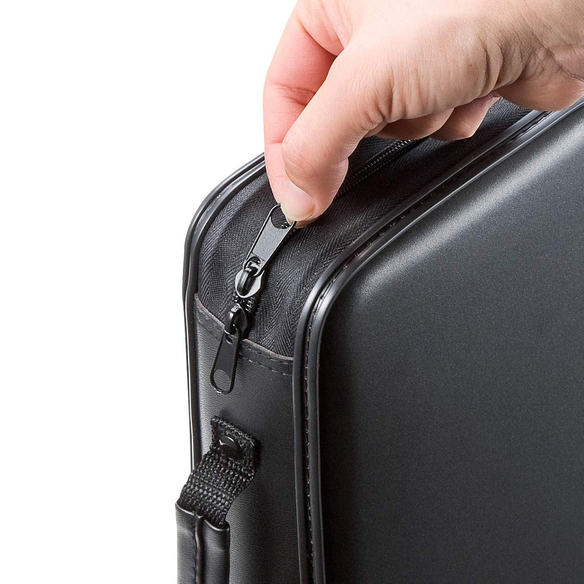 SANWA zippered disc wallet; waterproof, dustproof, easy to carry.
