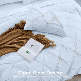 Sasttie Queen Fitted Sheet 60x80 pocket 14 demonstrates secure fit and wrinkle-free bed setup