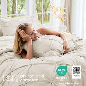 Sasttie comforter with 14-inch pockets highlighting secure fit on Twin XL mattress