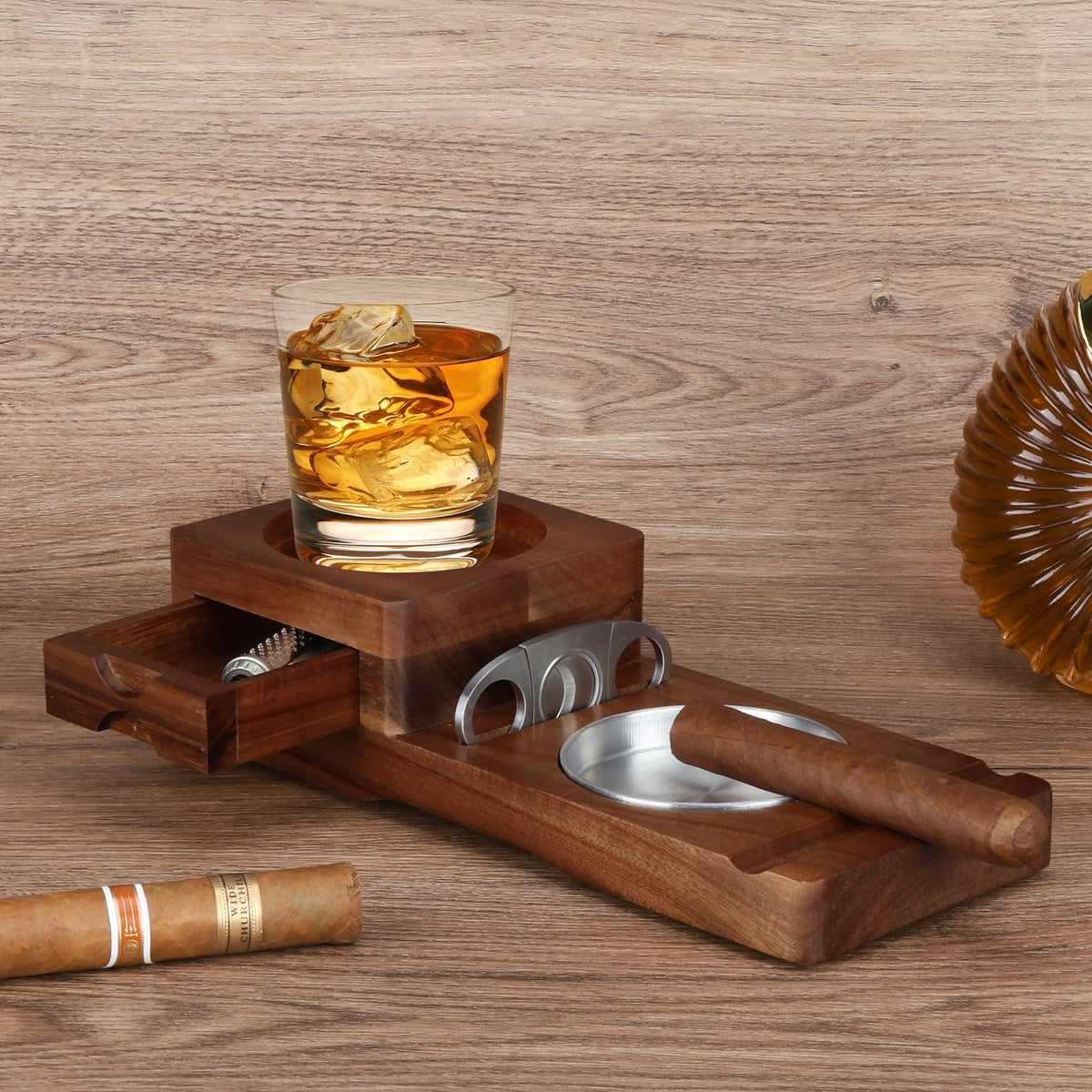 Scotte aluminum ashtray is easily removable for quick cleaning after use.