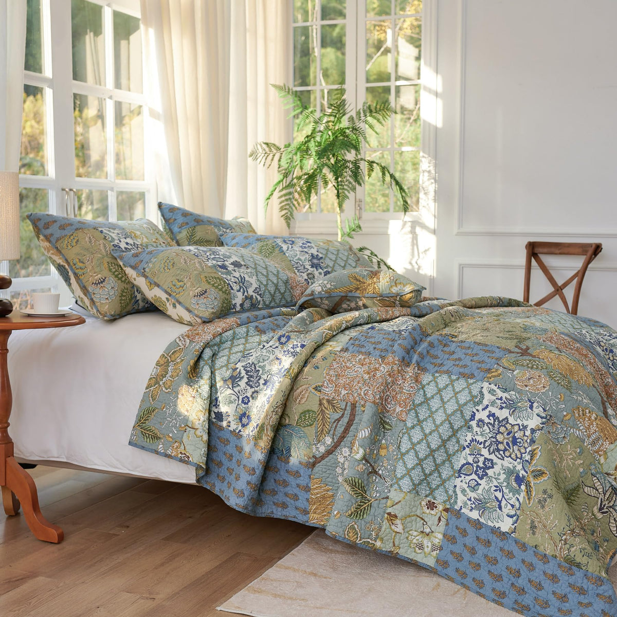 Secgo patchwork boho design adds texture to the bedroom
