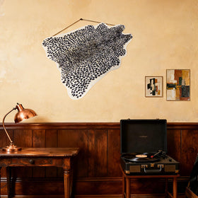 Seek4comfortable leopard-print-rug suits kid-friendly rooms with playful jungle vibes.