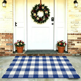 SEEKSEE flat-woven porch rug delivers low-profile elegance for easy layering.