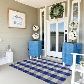 SEEKSEE machine-washable entryway rug simplifies cleanup after outdoor use.