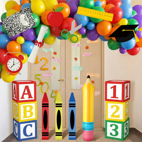 Seenelling 12-inch balloons help frame cheerful photos
