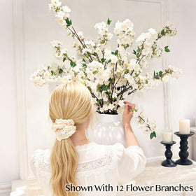 Senjie living room decor featuring cherry blossoms for warm ambiance
