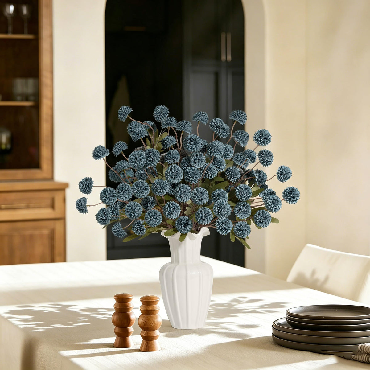 Senjie vase filler option delivers instant fullness to any arrangement.