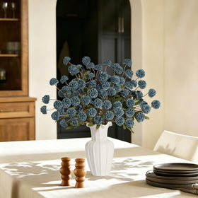 Senjie vase filler option delivers instant fullness to any arrangement.