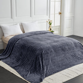 Serenhom bed and sofa scene demonstrates inviting comfort for family cuddles.
