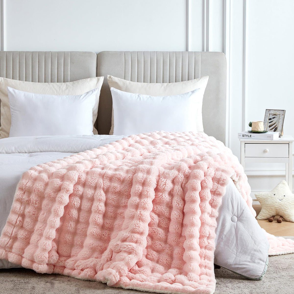 Serenhom queen 90x90 shot demonstrates generous coverage for bed or couch.