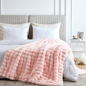 Serenhom queen 90x90 shot demonstrates generous coverage for bed or couch.