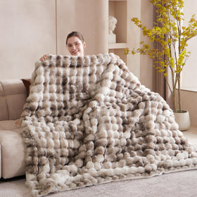 Serenhom sherpa warmth back shows cozy inner layer for extra warmth.