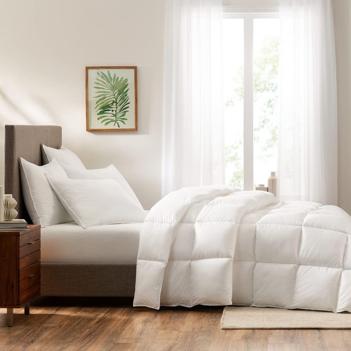 Serta Down Illusion corner loops secure a duvet cover for steady nights.