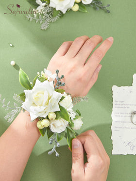 Serwalin 2-in-1 boutonniere attachment pin clip enables secure, damage-free wear.