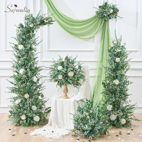 Serwalin lavender buds give soft color accents for romantic centerpieces