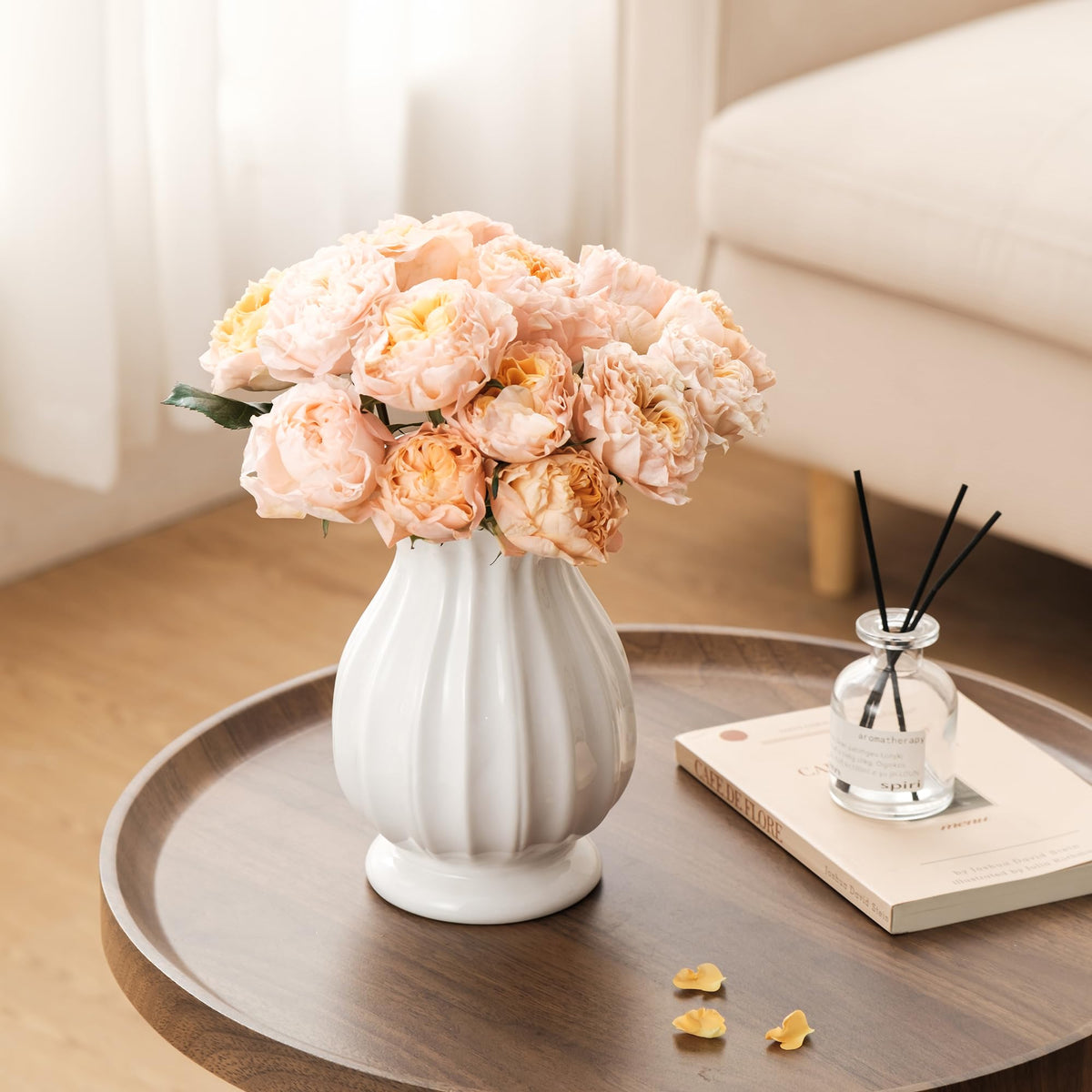 SEUYUCL gift-ready vase adds a touch of refined elegance