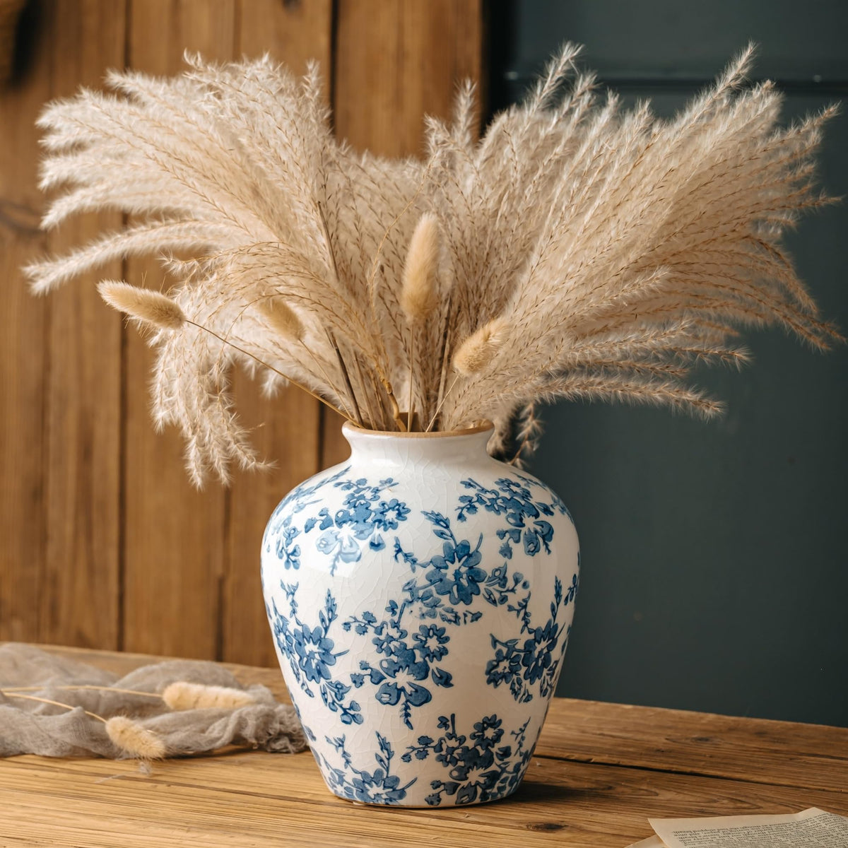 SEUYUCL ceramic vase adds vintage charm to entryways.