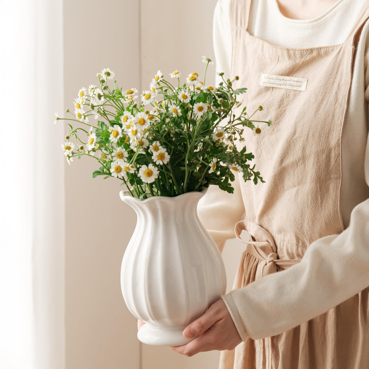 SEUYUCL versatile display works on desks, mantels, or table centerpieces
