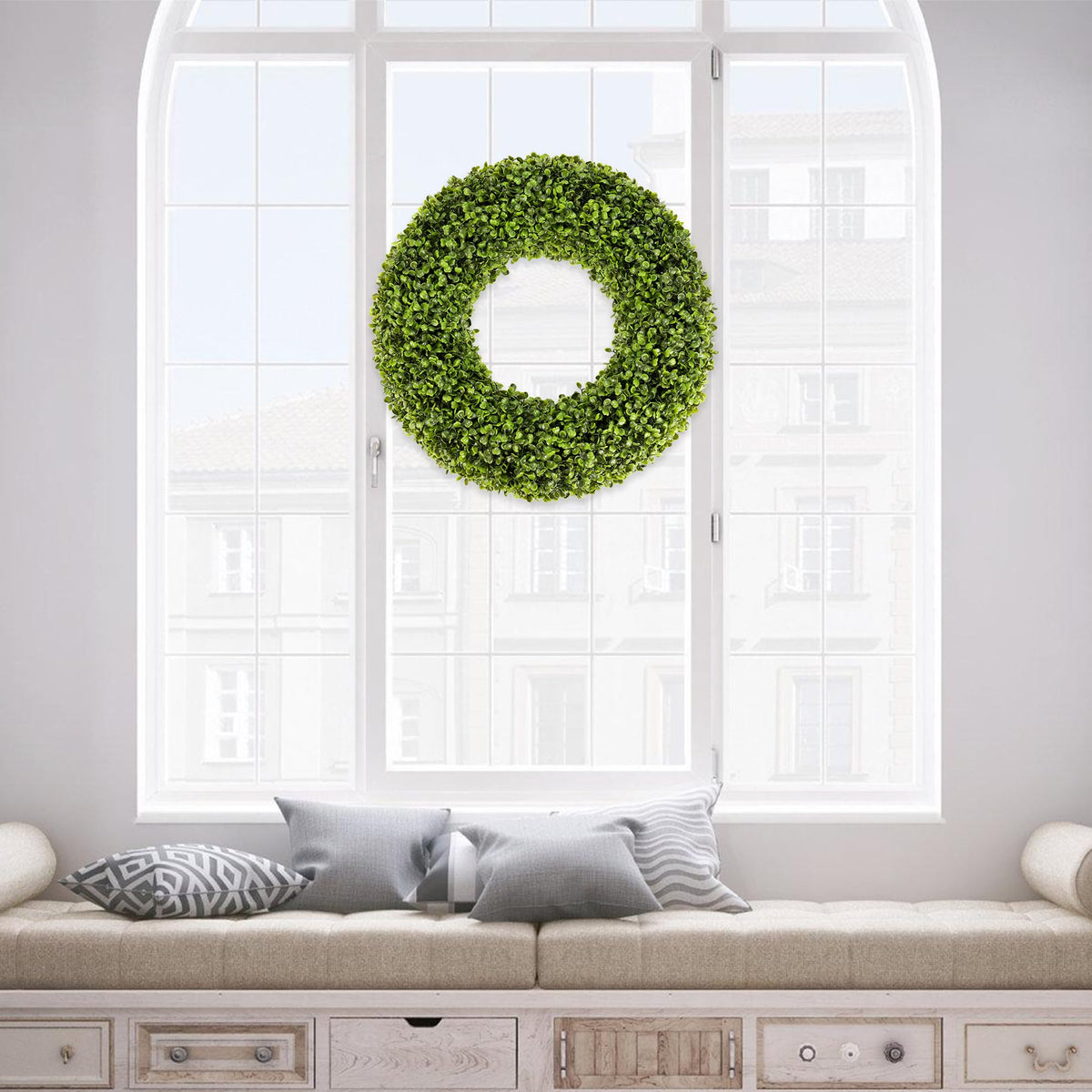 SEVENLOVE Boxwood Wreath measures 20 inches, fits doors and walls with fullness.