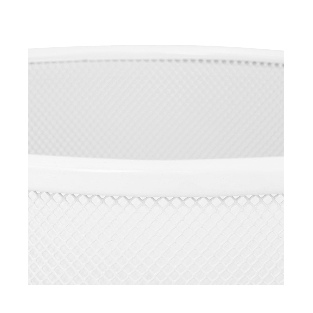 Reinforced rim and base for durable everyday use.