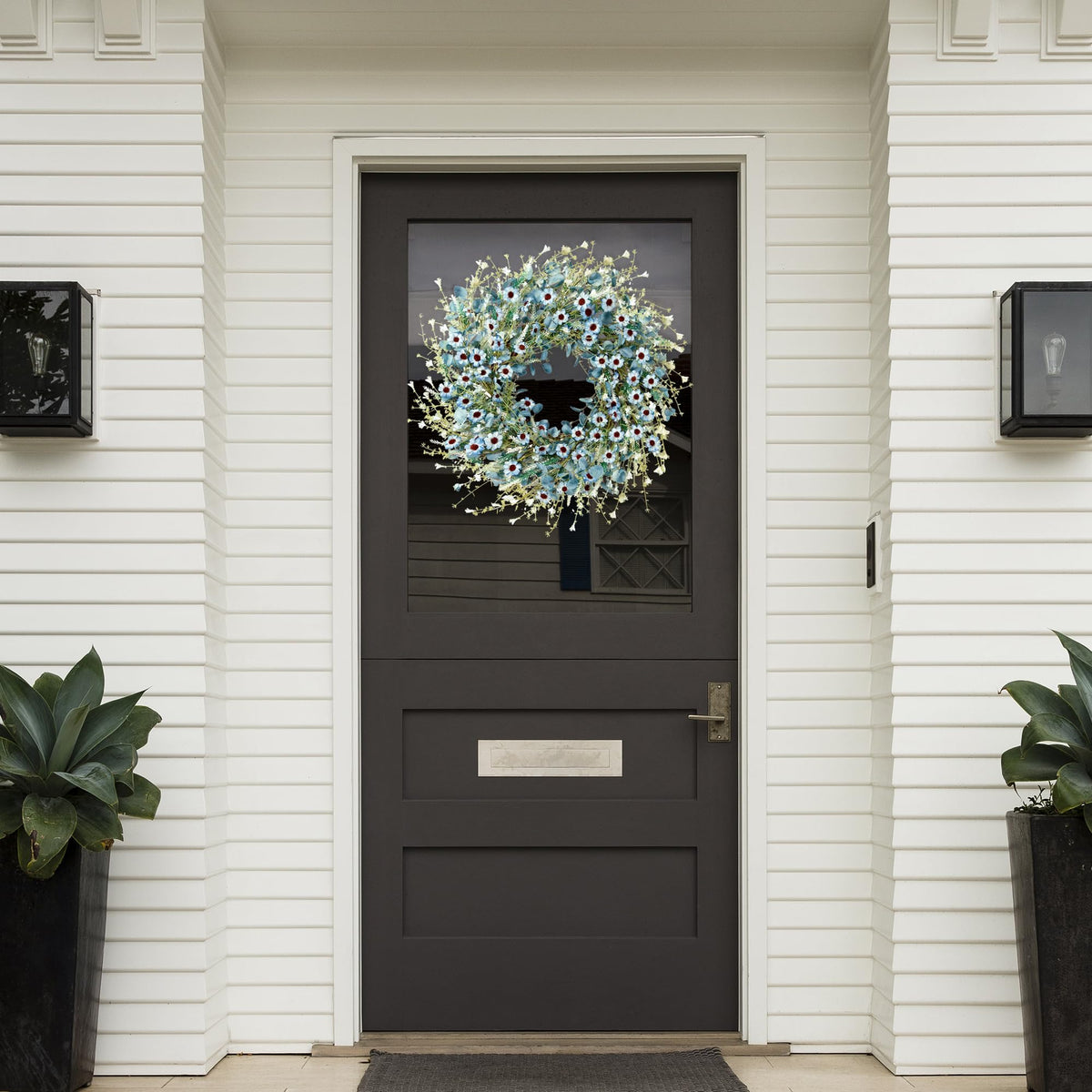 Sggvecsy Blue Daisy Wreath grapevine base looks sturdy and authentic.