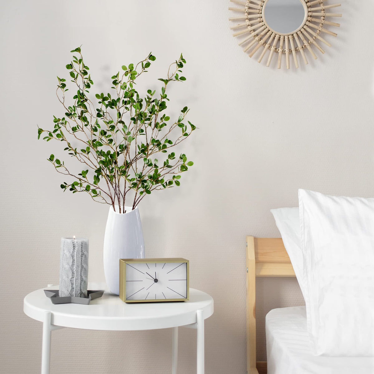 Sggvecsy brown-stem detail enhances realism for any vase arrangement.