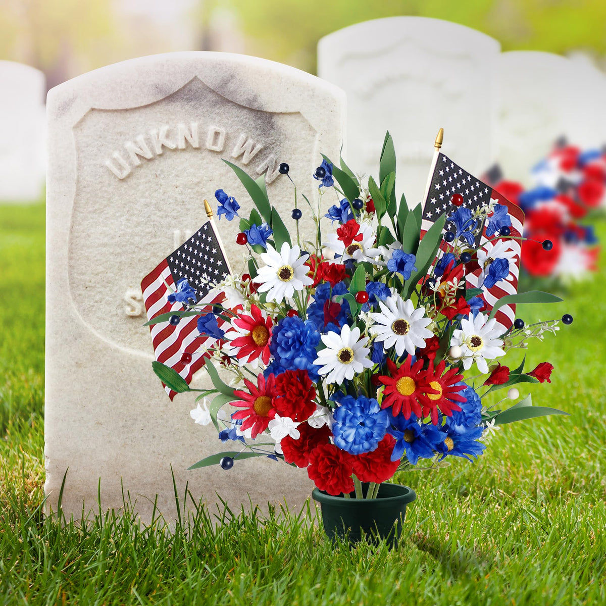 Sggvecsy patriotic bouquet with bold colors suited for indoor or outdoor display.