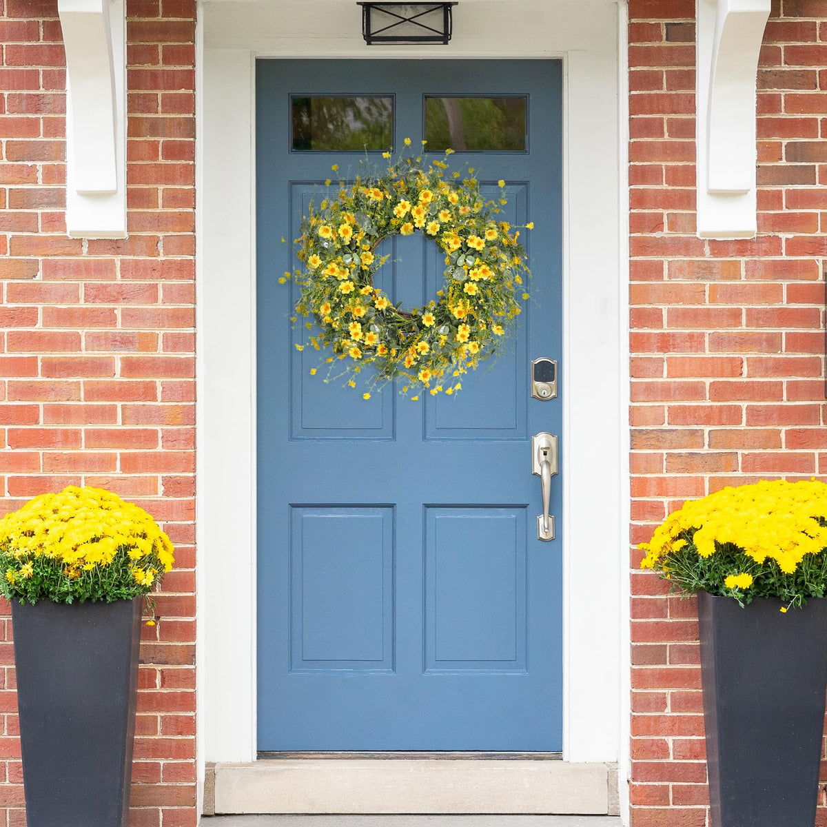 Sggvecsy yellow daisy wreath as indoor centerpiece for a vibrant table setting.