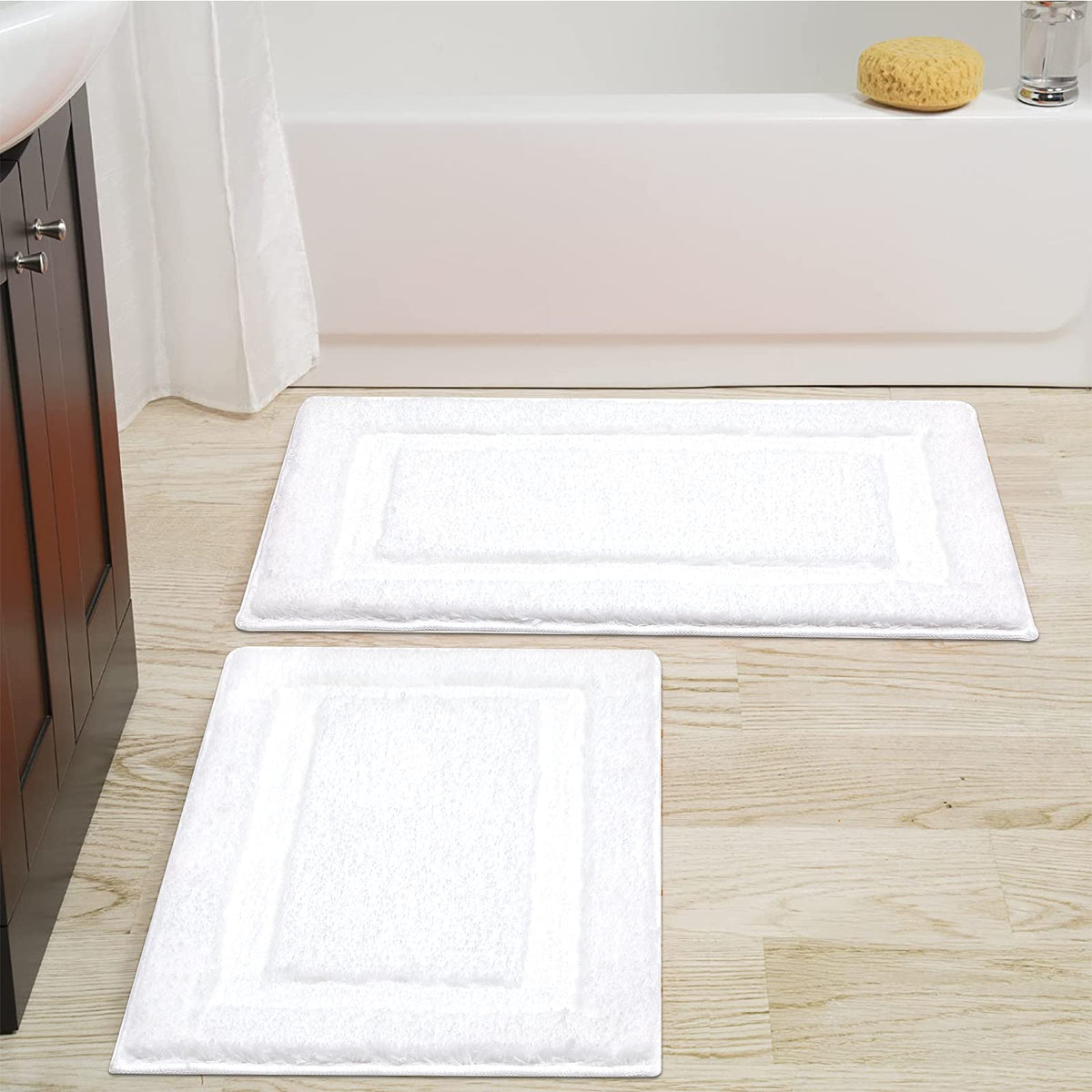 SHACOS white bathroom rug set, front view, plush softness under feet for cozy steps