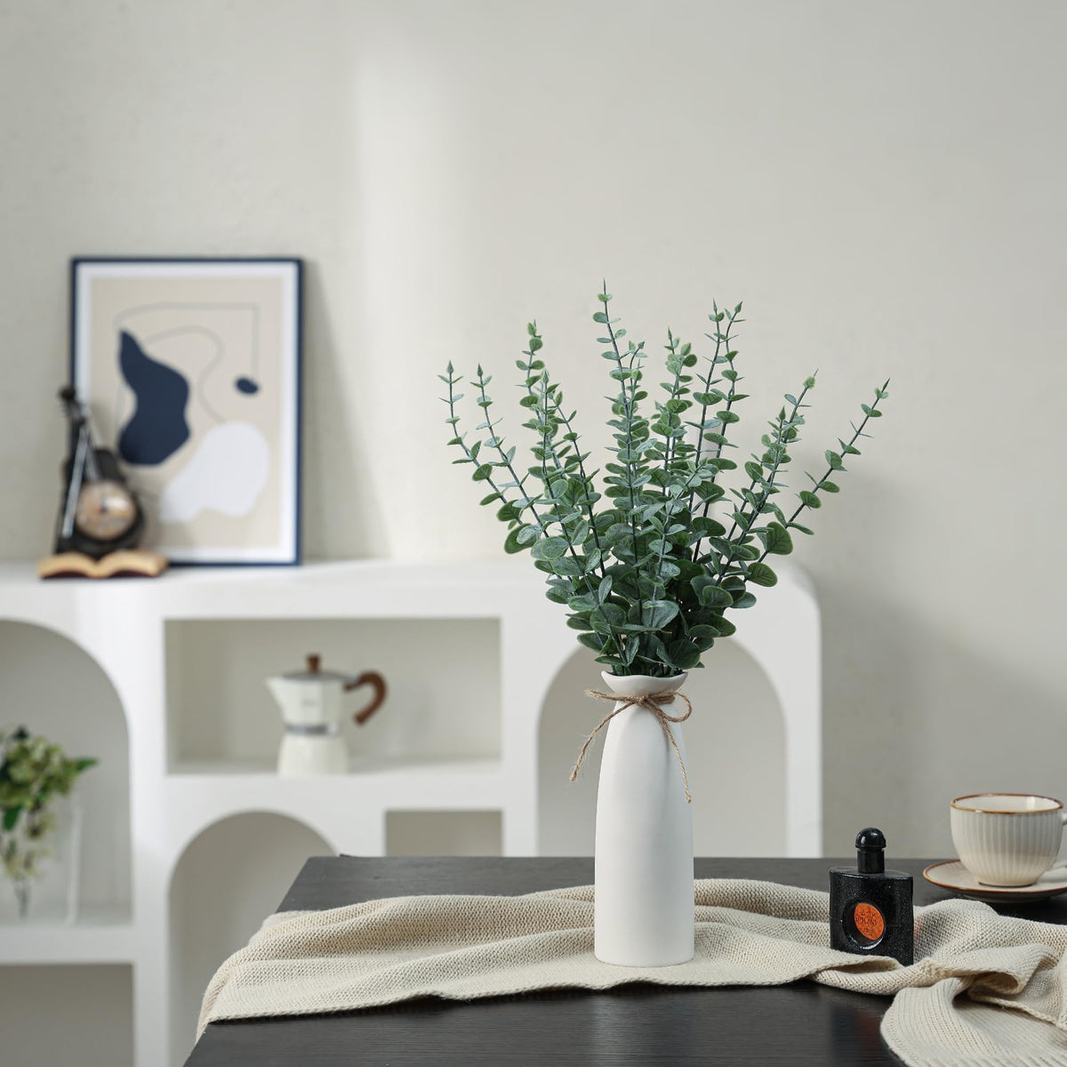 Shanranplus decorative eucalyptus arrangement for living room.
